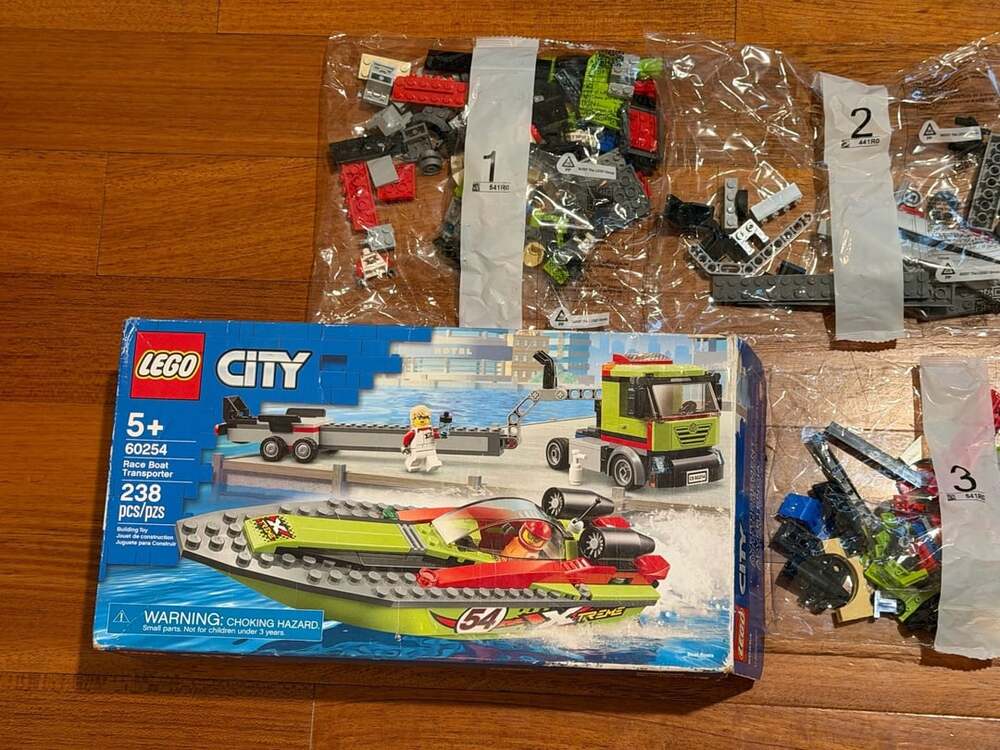 Lego City Race Boat Transporter 60254 Building Set Brand New No instructions